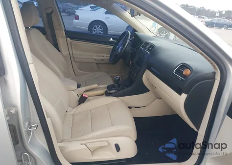 2011 Volkswagen Jetta Sportwagen 2.0L Tdi from USA, damaged, VIN 3VWPL8AJ8BM706660